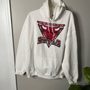 Junk food clothing Chicago Bulls White Pullover Hoodie size large